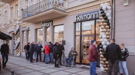 Fielmann – niemiecki lider branży optycznej otworzył nowy salon w Częstochowie Moda, LIFESTYLE - Marka Fielmann 19 grudnia br. otworzyła swój nowy salon w Częstochowie przy Alei Najświętszej Maryi Panny 33. Wcześniej salon marki Fielmann znajdował się w Galerii Jurajskiej.