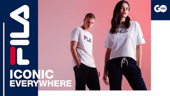 Najnowsza kolekcja FILA w GO Sport Moda, LIFESTYLE - W tym sezonie sportowy styl będzie na topie, a do stworzenia stylizacji w jego klimacie mogą posłużyć ubrania marki FILA. Wybrane modele z najnowszej kolekcji tego brandu dostępne są aktualnie w GO Sport!